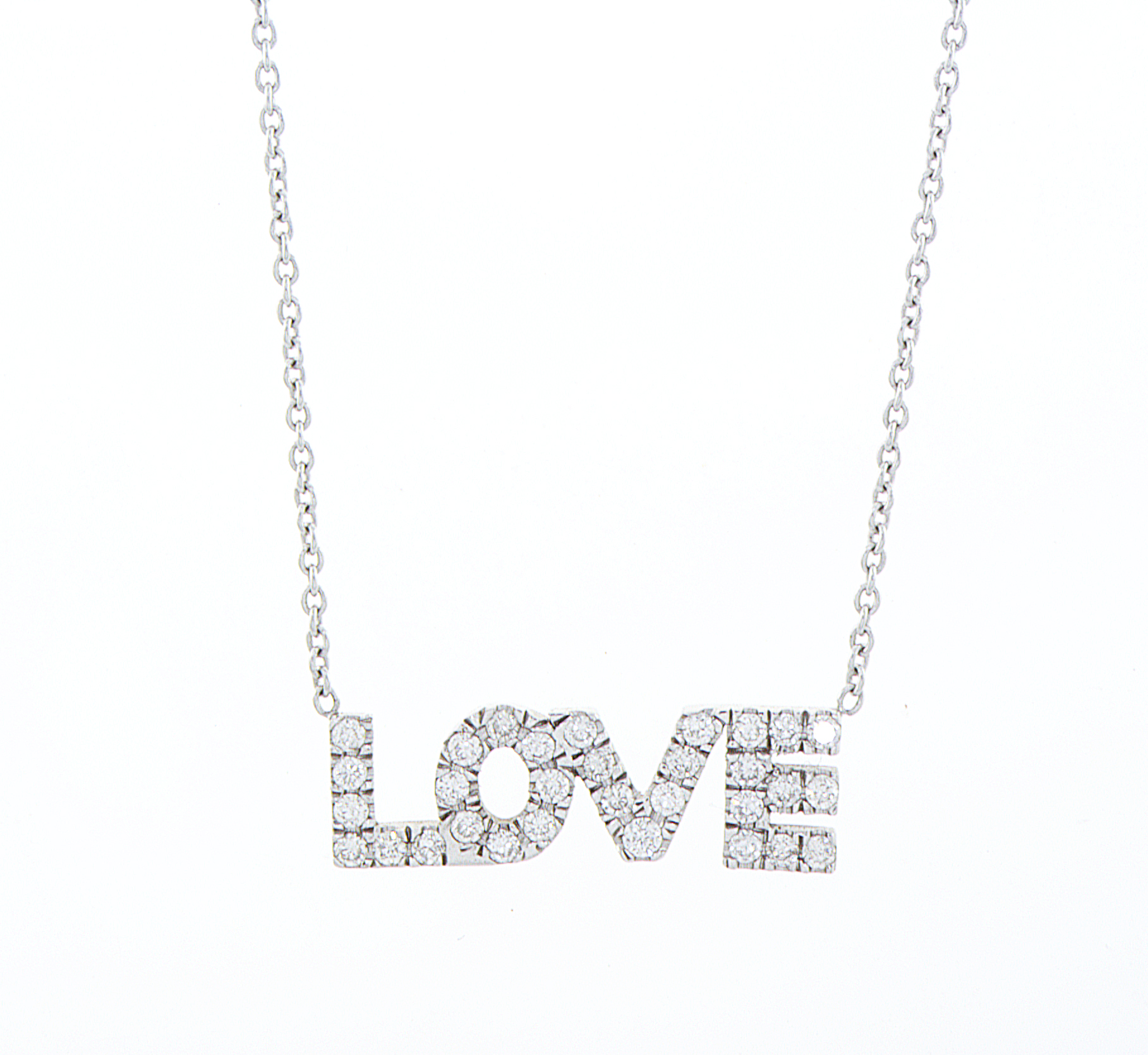 שרשרת עם תליוני יהלומים בעיצוב המילה "LOVE", מתאימה לתכשיטים רומנטיים.
